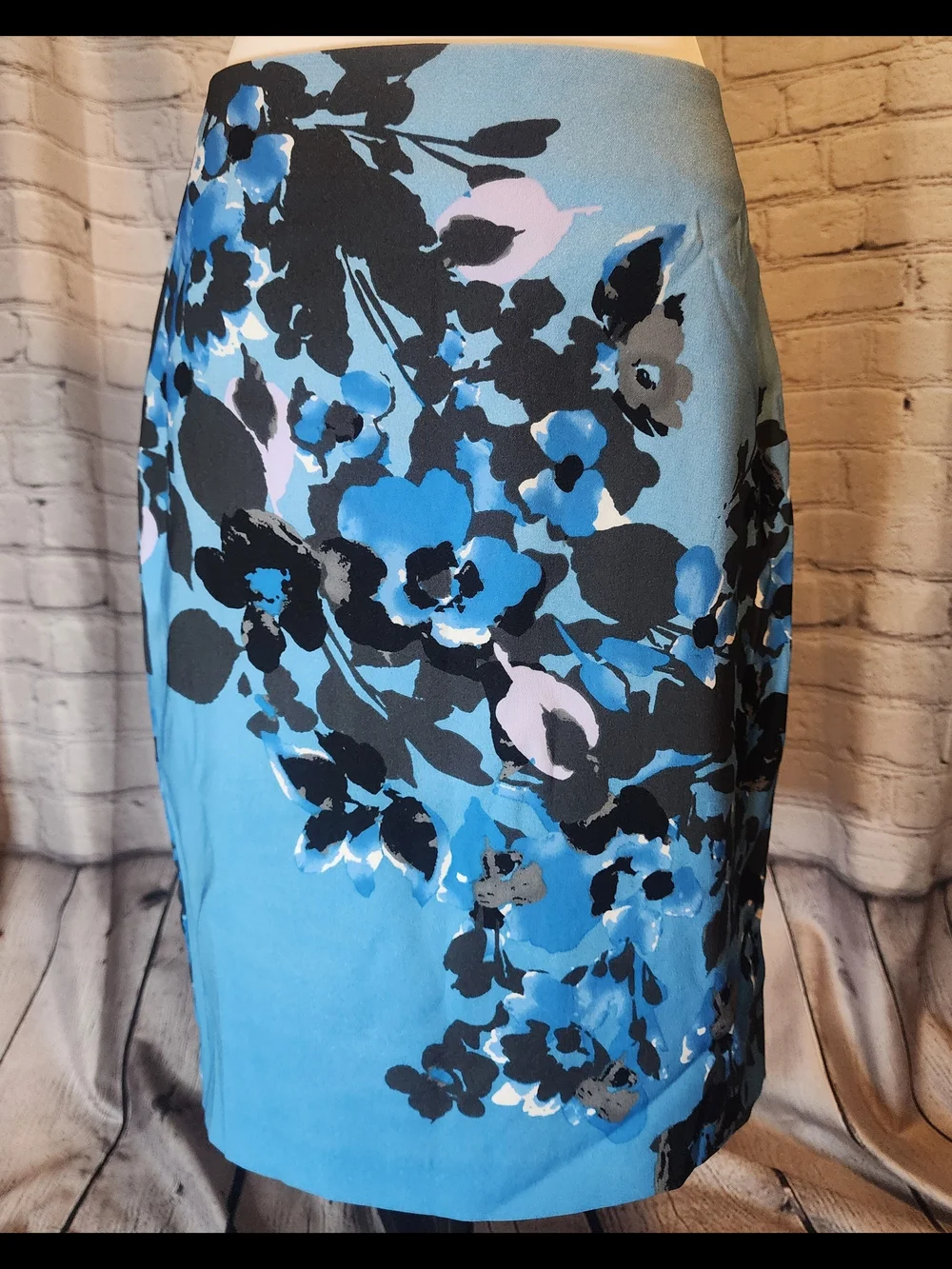New York & Company Blue Floral Pencil Skirt with Black & Gray Accents